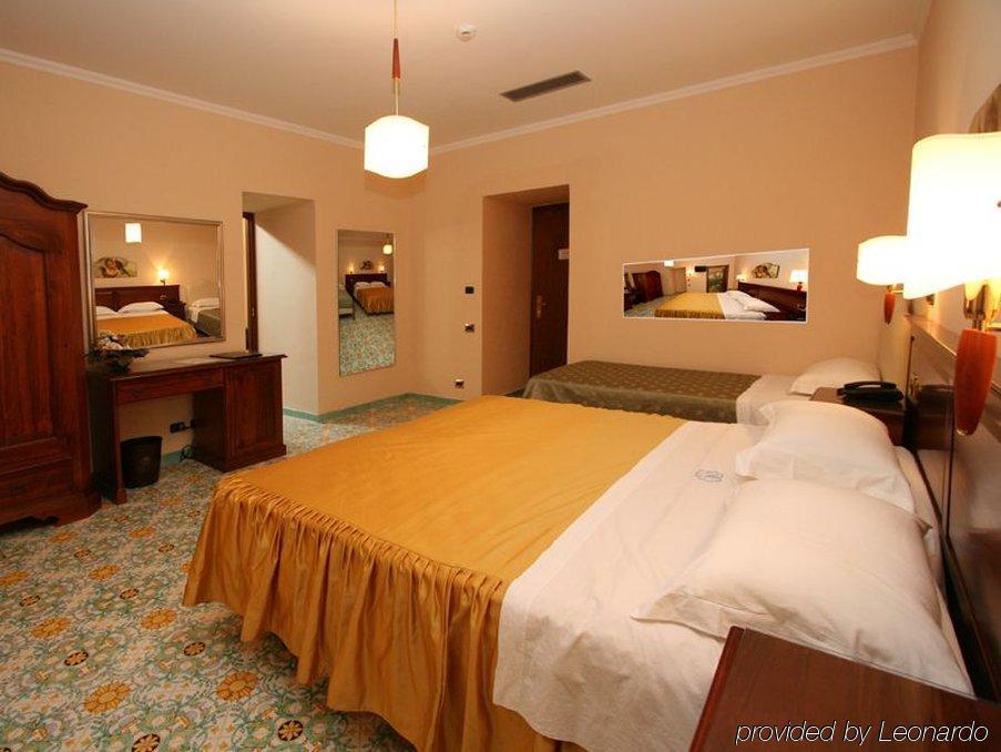 La Panoramica Hotel Castellammare di Stabia Dış mekan fotoğraf