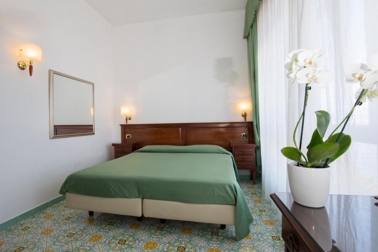 La Panoramica Hotel Castellammare di Stabia Dış mekan fotoğraf